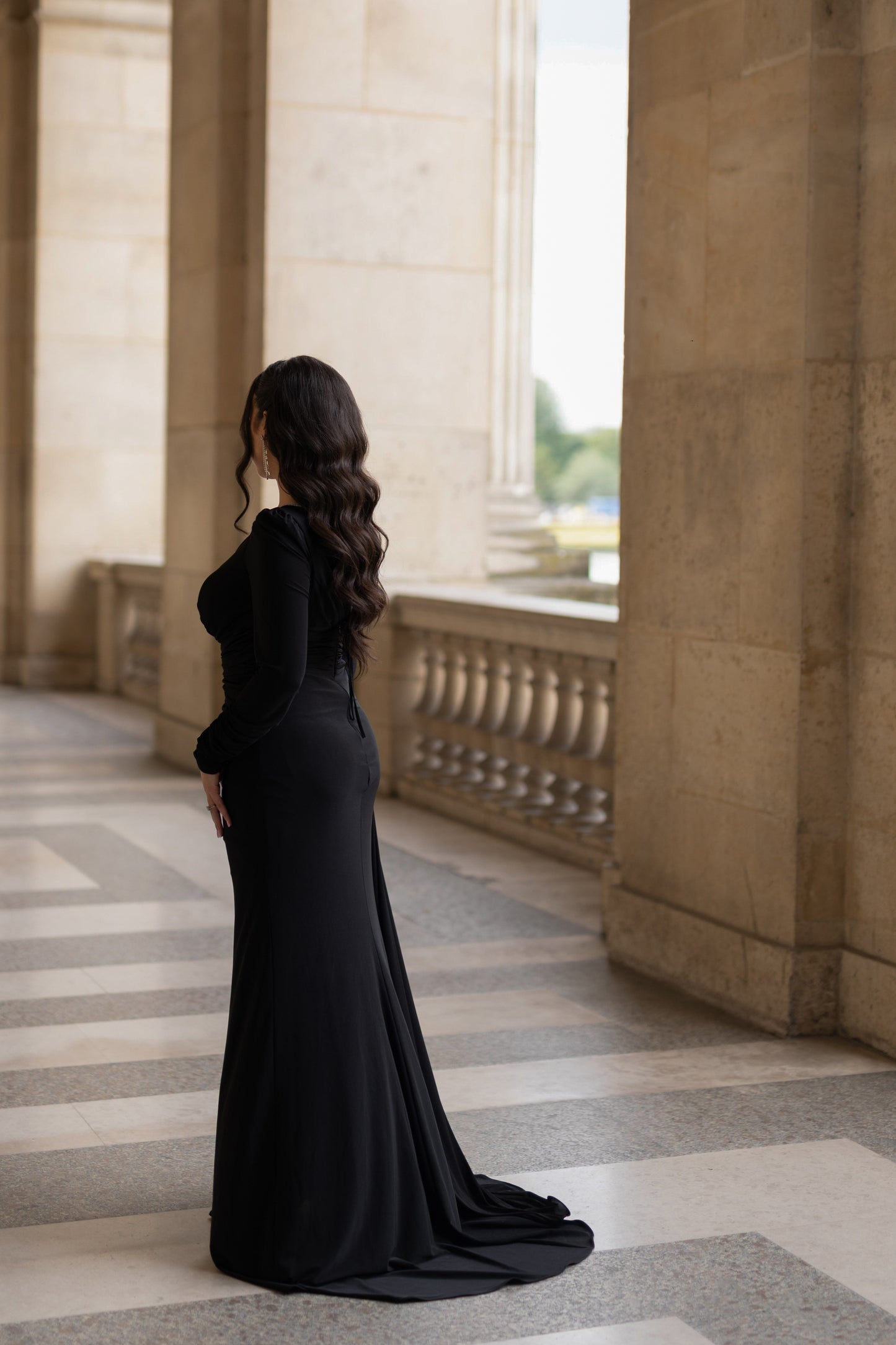 BLACK DRESS